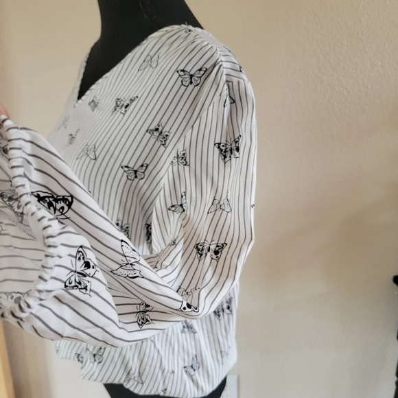 NWT COMO BLACK V NECK LONGSLEEVE Blouse - Picture 2 of 9